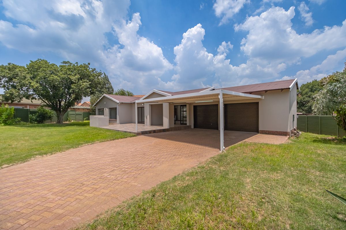 House For Sale in Heidelberg Central, Heidelberg, Gauteng - Photo 3