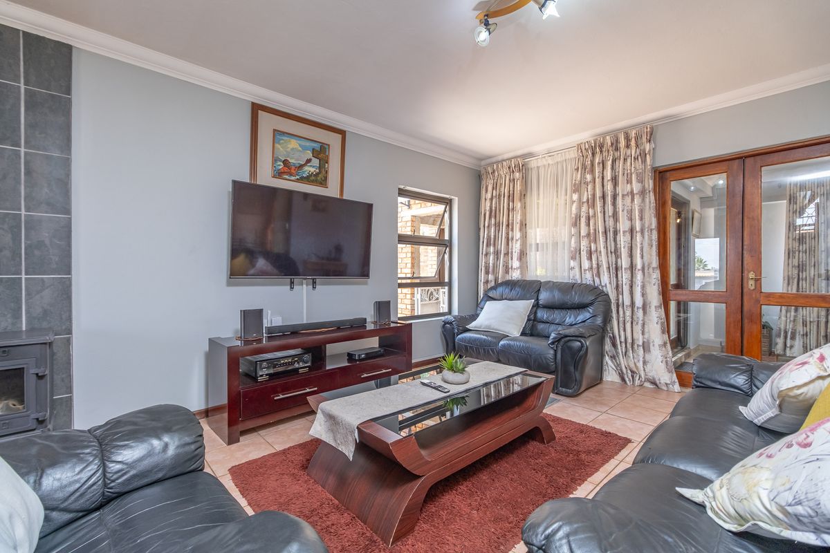 House For Sale in Jordaan Park, Heidelberg, Gauteng - Photo 5