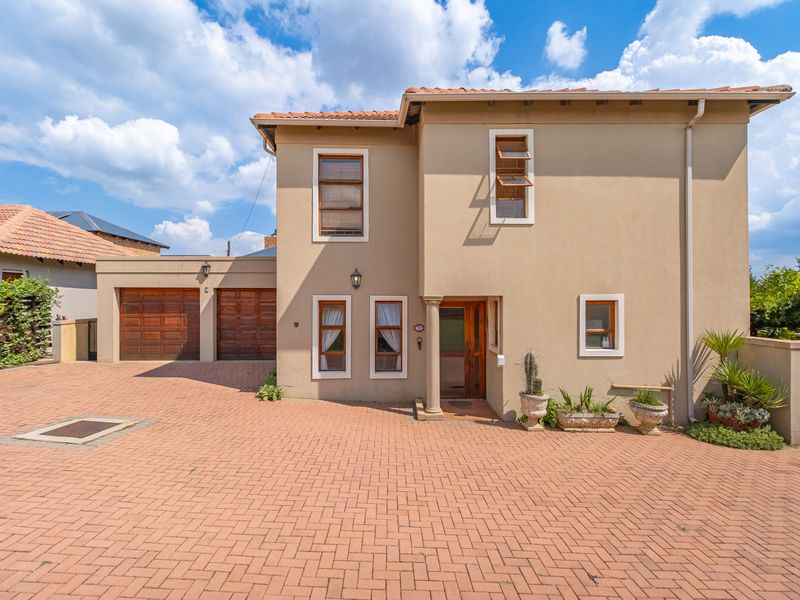 Captivating Duplex with Breathtaking Views in Jordaan Park - Photo 2