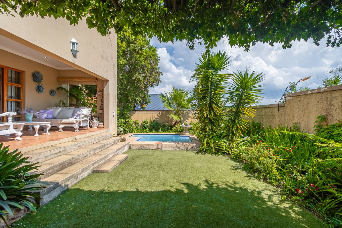 Captivating Duplex with Breathtaking Views in Jordaan Park - Photo 5