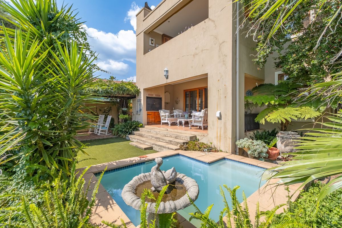 Captivating Duplex with Breathtaking Views in Jordaan Park - Photo 3