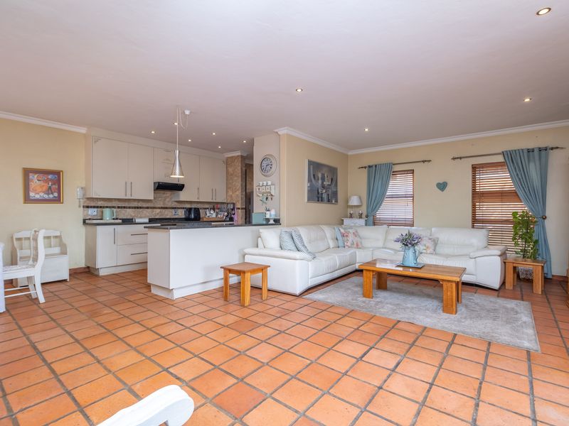 Captivating Duplex with Breathtaking Views in Jordaan Park - Photo 7