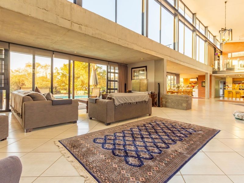 Contemporary timeless 4 bedroom Masterpiece plus 2 bedroom cottage in tranquil space! - Photo 10