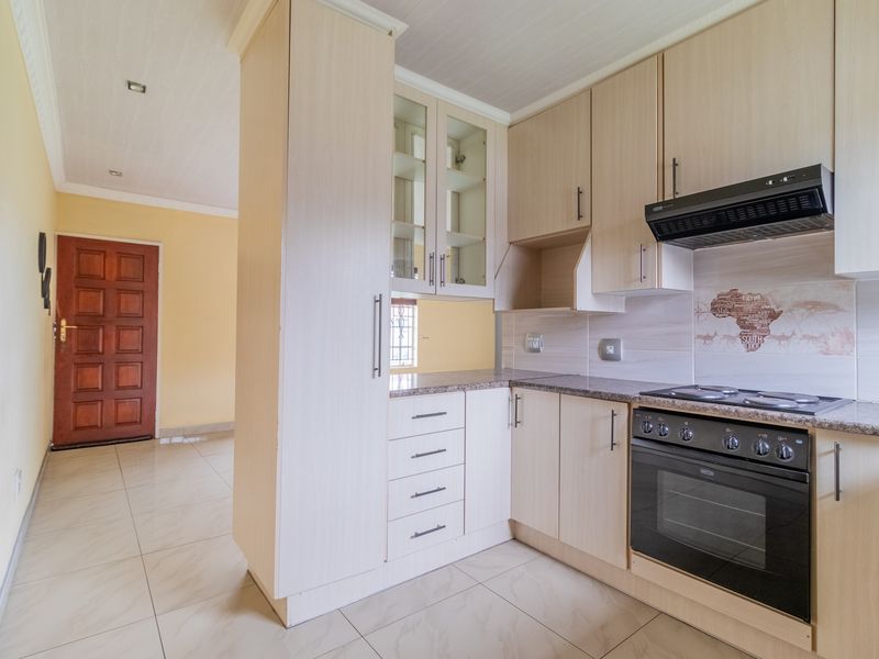 Townhouse For Sale in Roodepoort West, Roodepoort, Gauteng - Photo 9