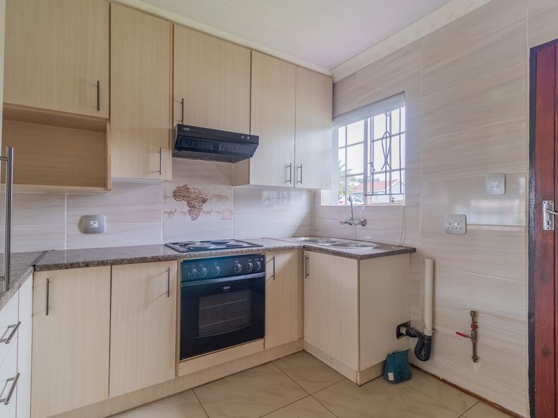 Townhouse For Sale in Roodepoort West, Roodepoort, Gauteng - Photo 8