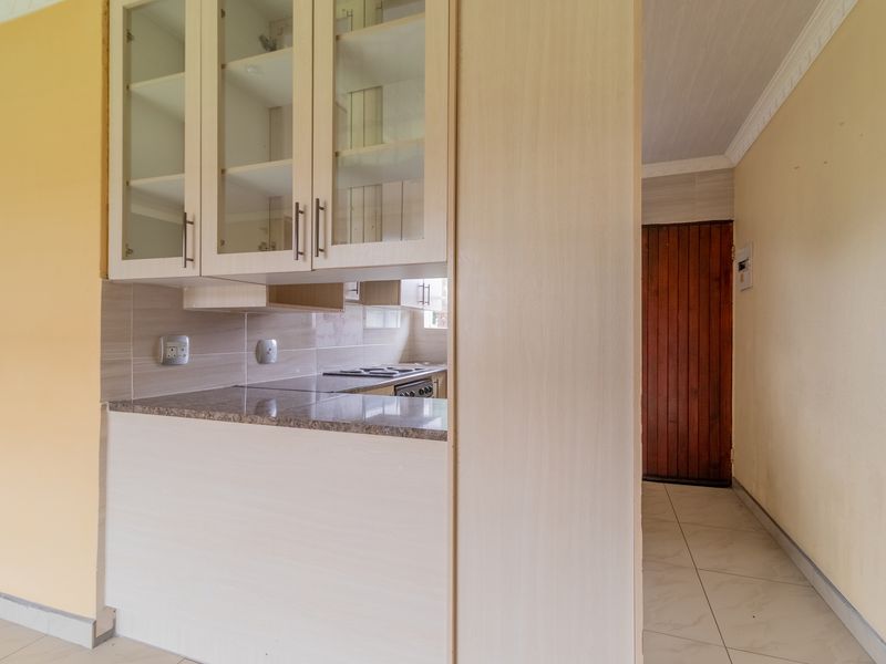 Townhouse For Sale in Roodepoort West, Roodepoort, Gauteng - Photo 7