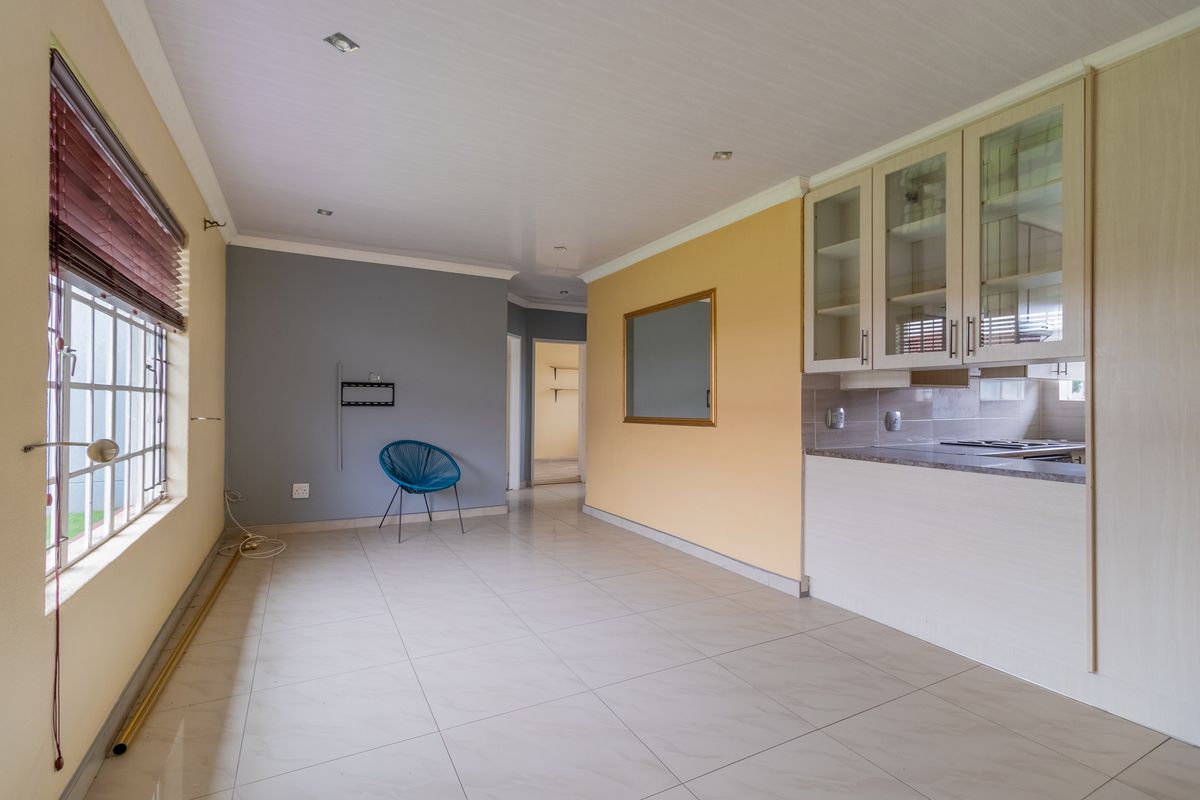 Townhouse For Sale in Roodepoort West, Roodepoort, Gauteng - Photo 3