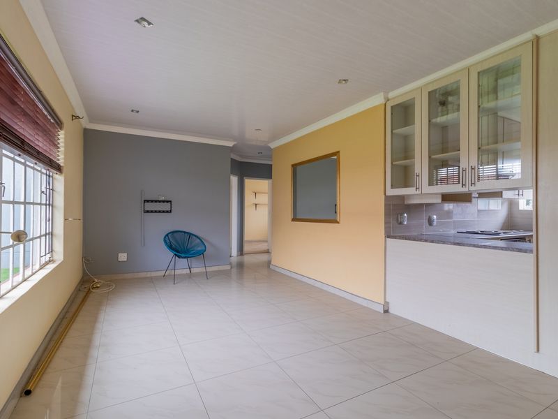 Townhouse For Sale in Roodepoort West, Roodepoort, Gauteng - Photo 3