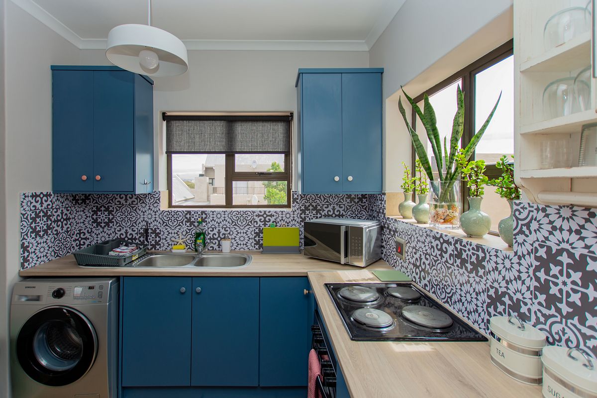 Modern First-Floor Apartment in Sought-After Helios Place - Photo 2