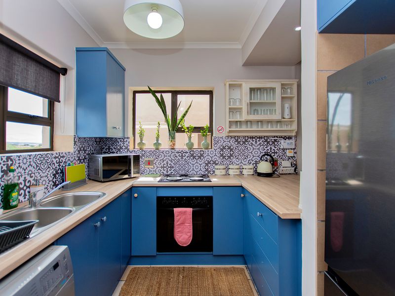 Modern First-Floor Apartment in Sought-After Helios Place - Photo 3