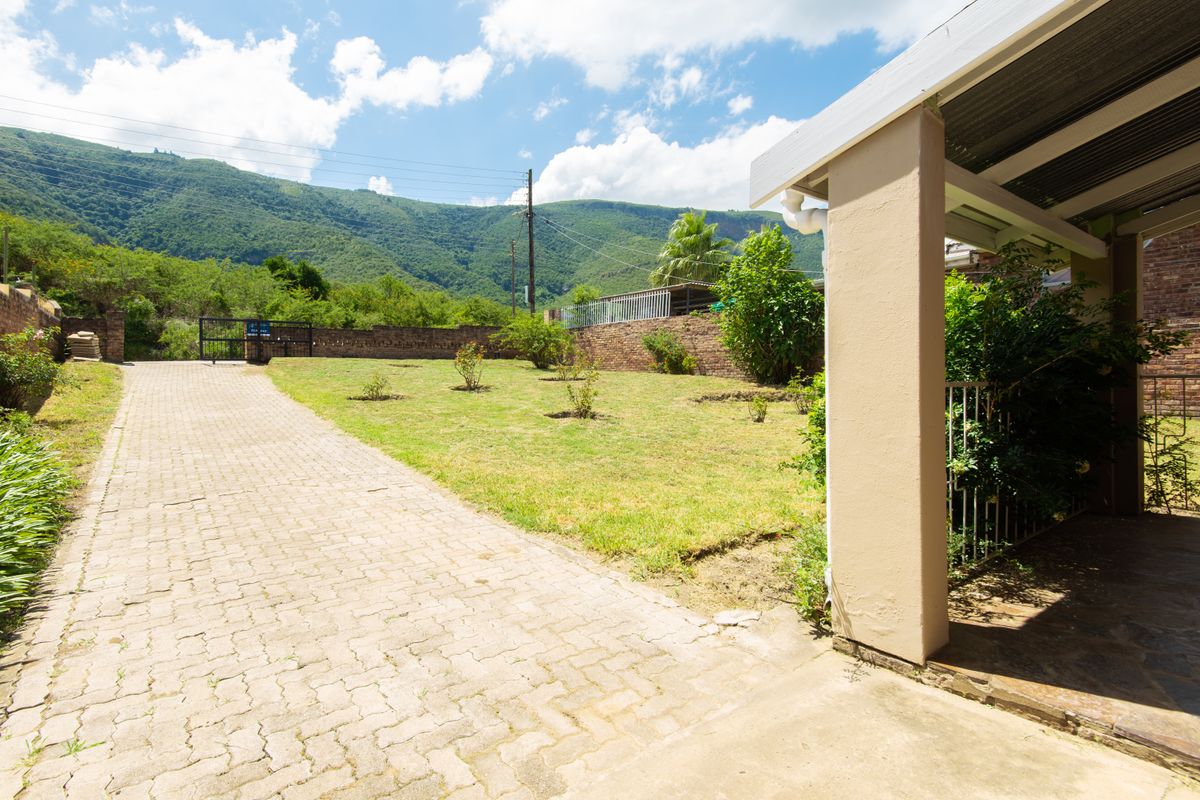 House For Sale in Franisvalle, Somerset East, Eastern Cape - Photo 2