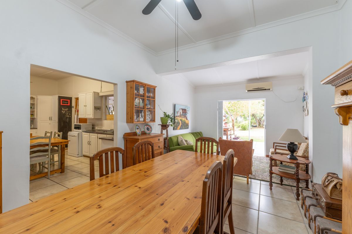Charming Family Home in a much sought after street! - Photo 3
