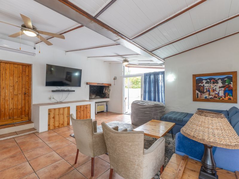 Charming Family Home in a much sought after street! - Photo 4