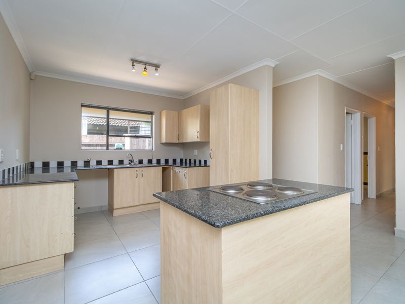 House For Sale in Fourways, Sandton, Gauteng - Photo 10