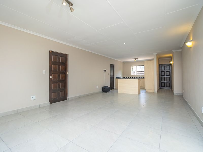 House For Sale in Fourways, Sandton, Gauteng - Photo 7