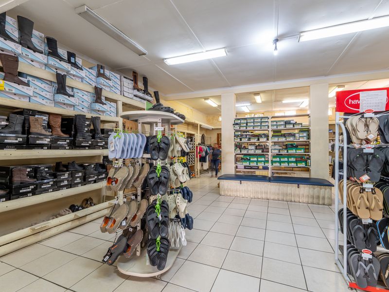 Retail For Sale in Wellington North, Wellington, Western Cape - Photo 4