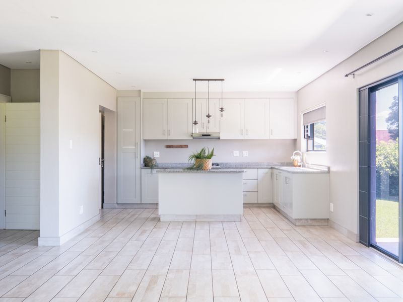 Townhouse For Sale in Leonard, Hilton, KwaZulu Natal - Photo 9