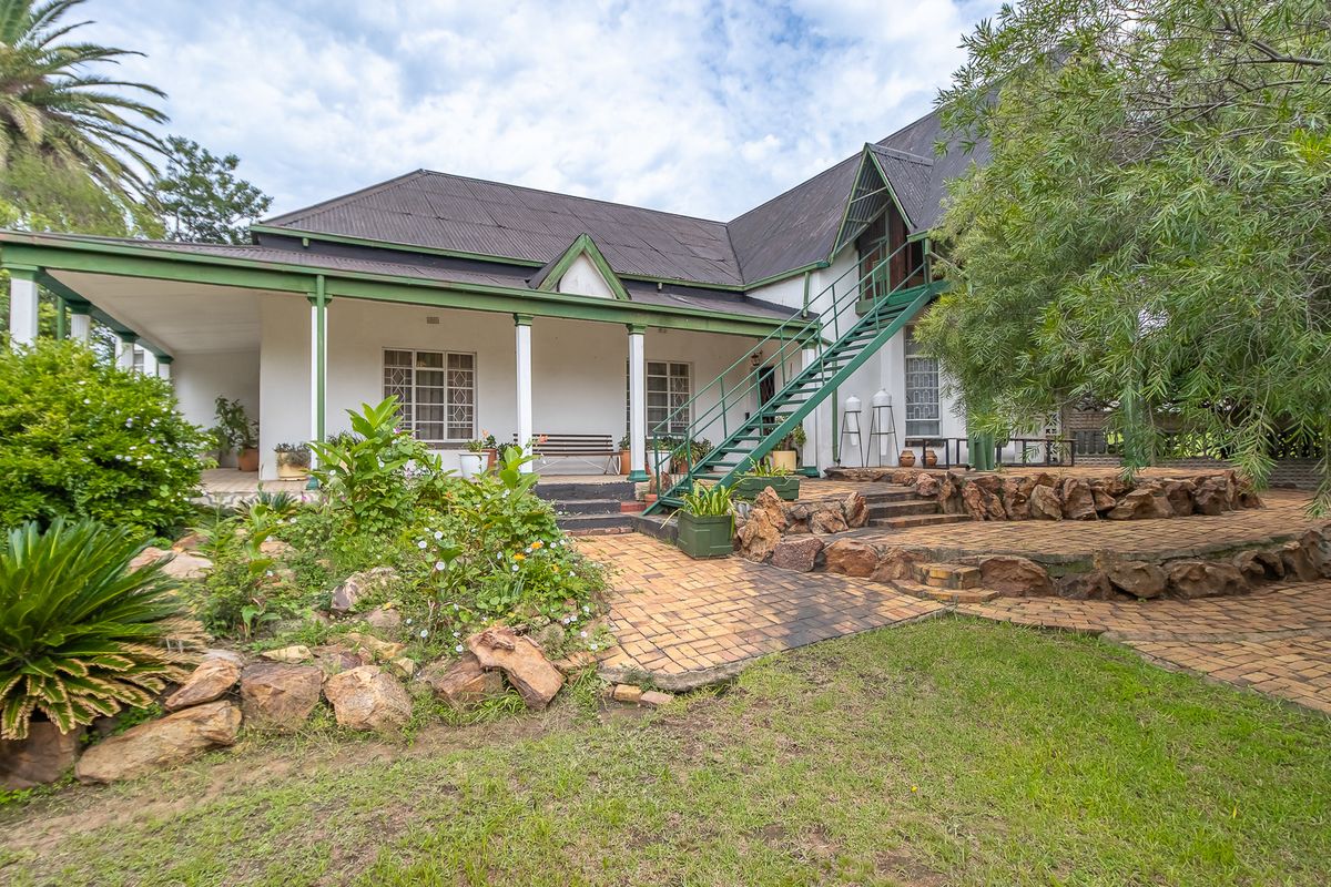 House For Sale in Heidelberg Central, Heidelberg, Gauteng - Photo 2