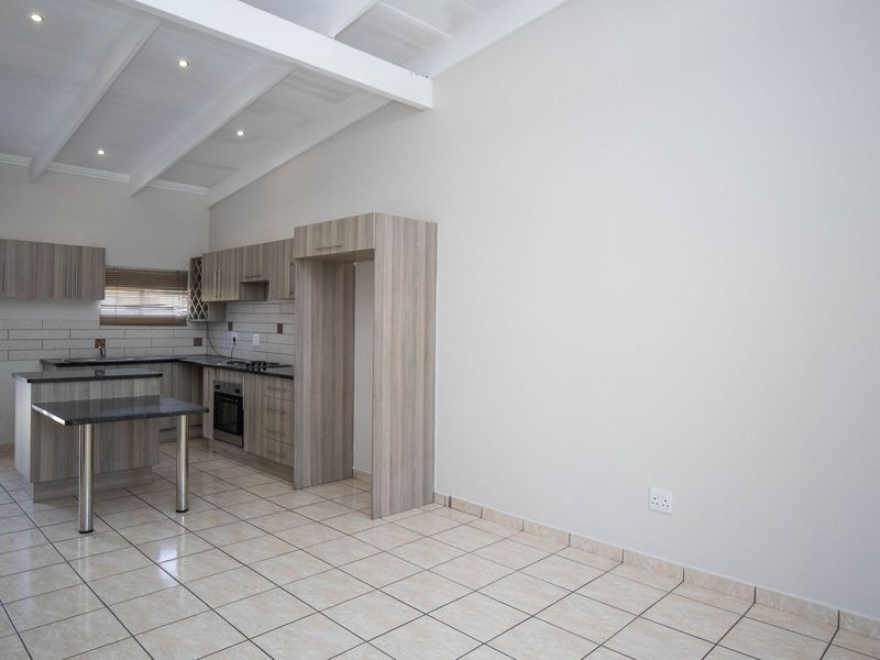 Apartment For Sale in Waterval East, Rustenburg, North West - Photo 10