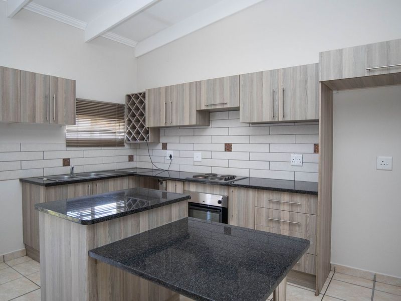 Apartment For Sale in Waterval East, Rustenburg, North West - Photo 5