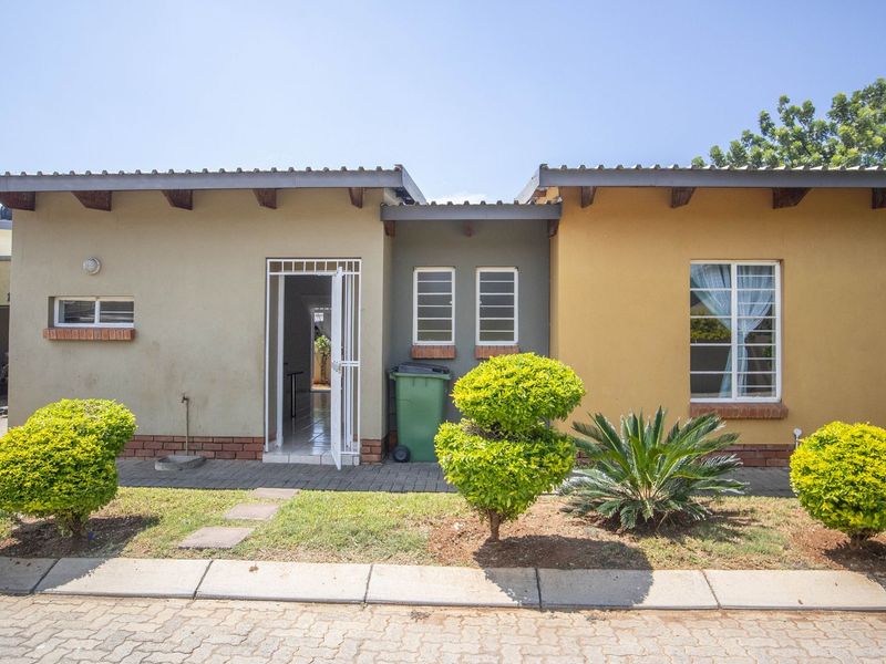 Apartment For Sale in Waterval East, Rustenburg, North West - Photo 1