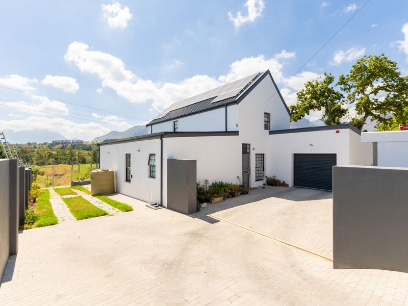 House For Sale in Jamestown, Stellenbosch, Western Cape - Photo 1