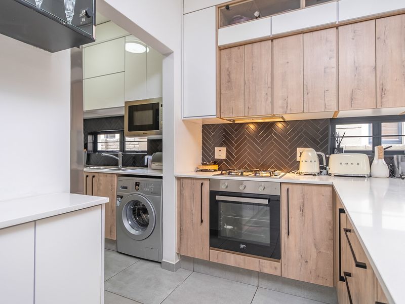 Townhouse For Sale in Fourways, Sandton, Gauteng - Photo 7