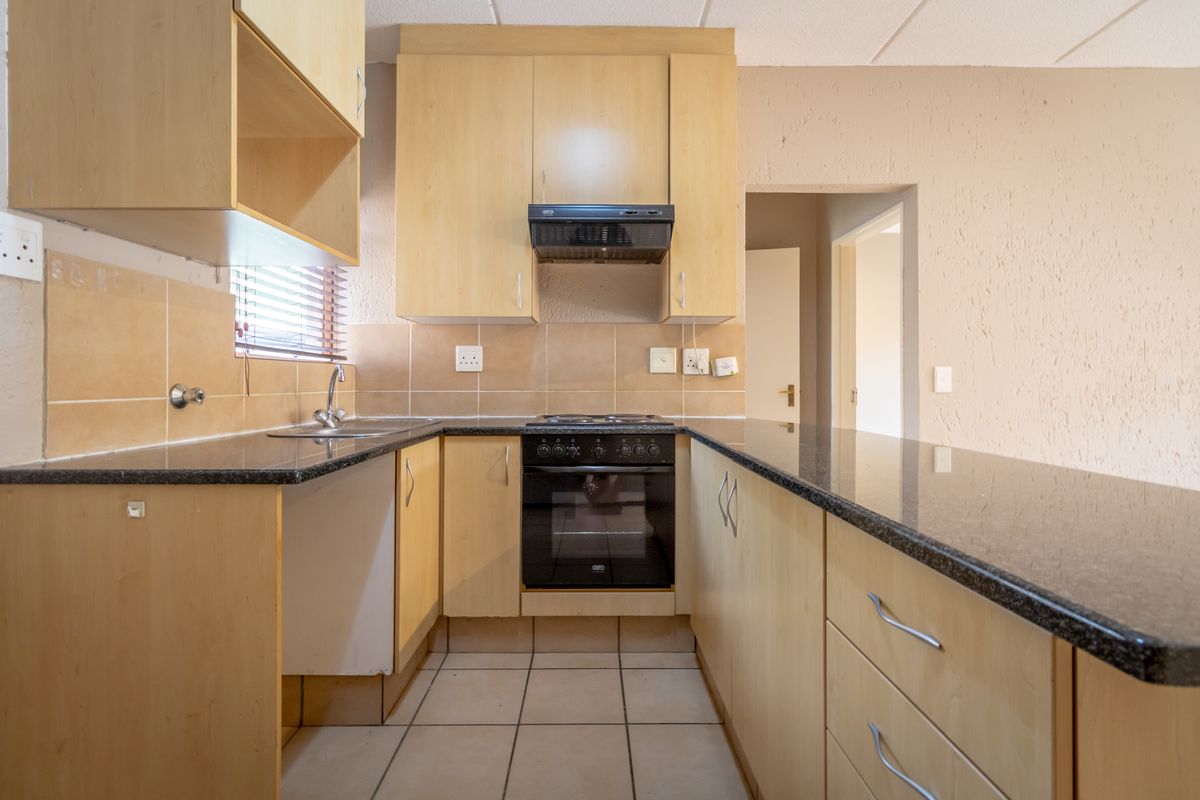 Apartment for sale in Lonehill, Sandton - Photo 3