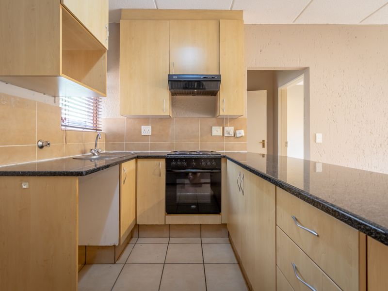 Apartment for sale in Lonehill, Sandton - Photo 3