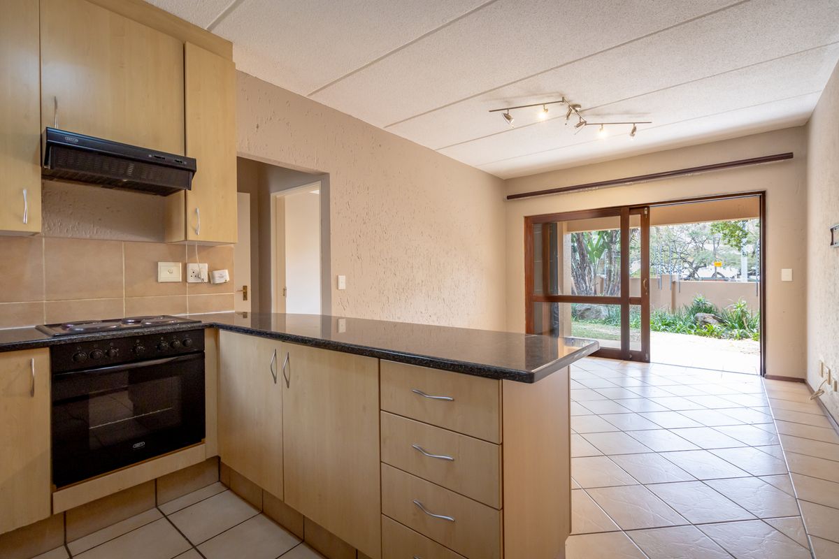 Apartment for sale in Lonehill, Sandton - Photo 2