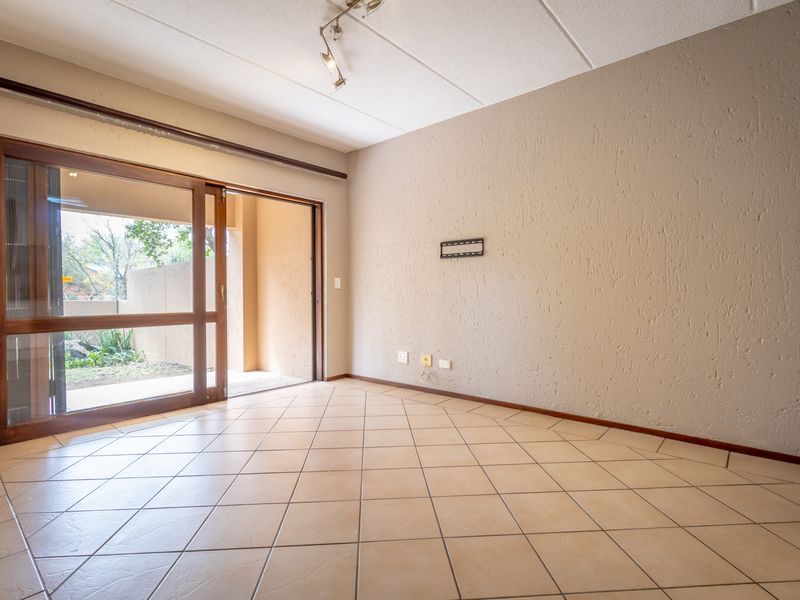 Apartment for sale in Lonehill, Sandton - Photo 8