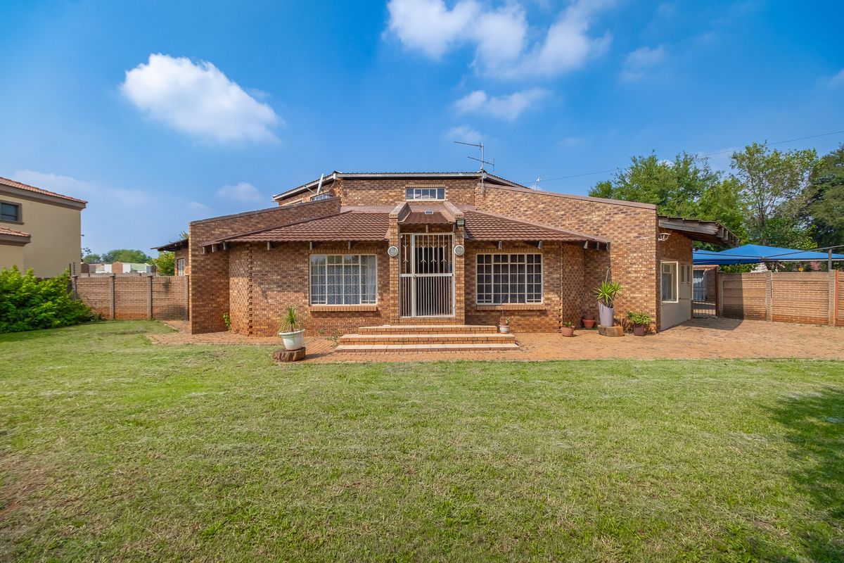 Private Residence or Thriving Guesthouse: The Choice is Yours - Photo 2