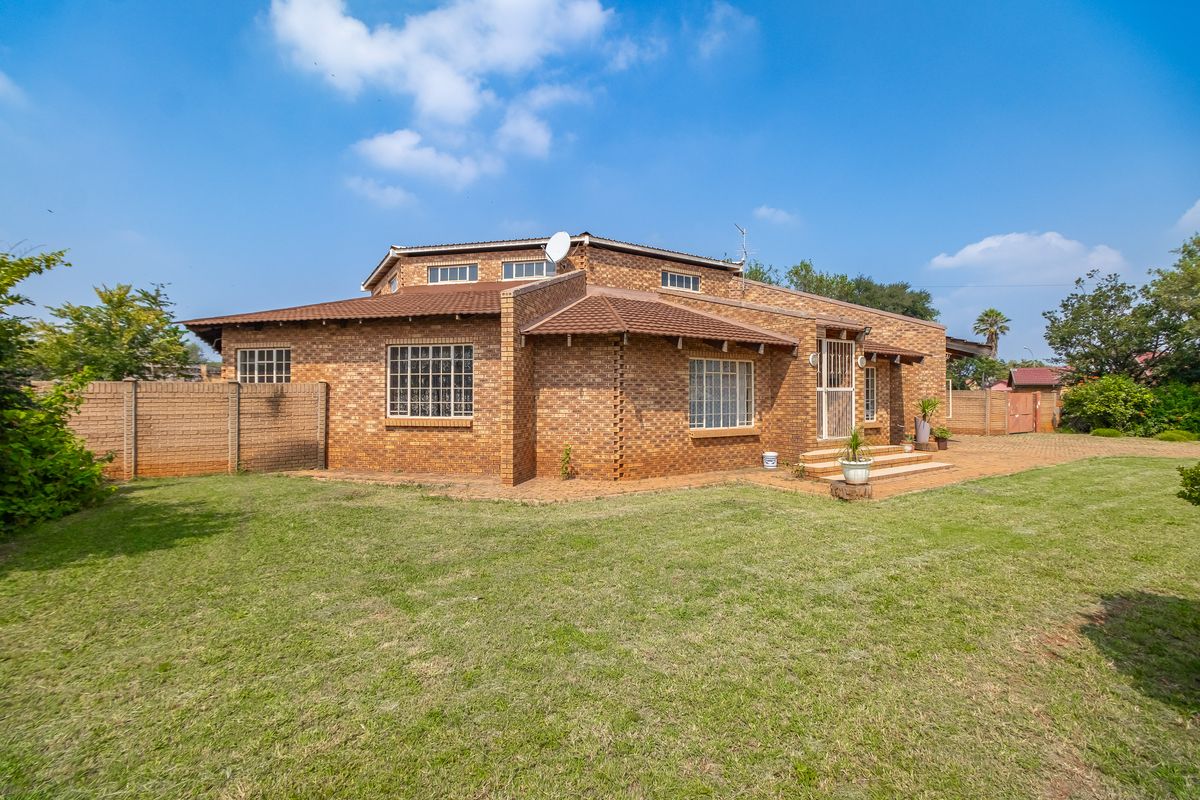 Private Residence or Thriving Guesthouse: The Choice is Yours - Photo 3