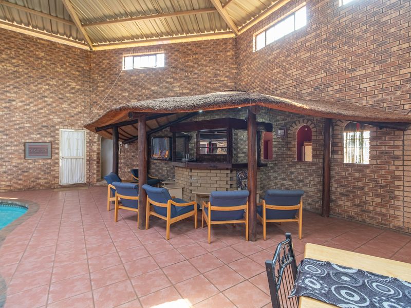 Private Residence or Thriving Guesthouse: The Choice is Yours - Photo 9