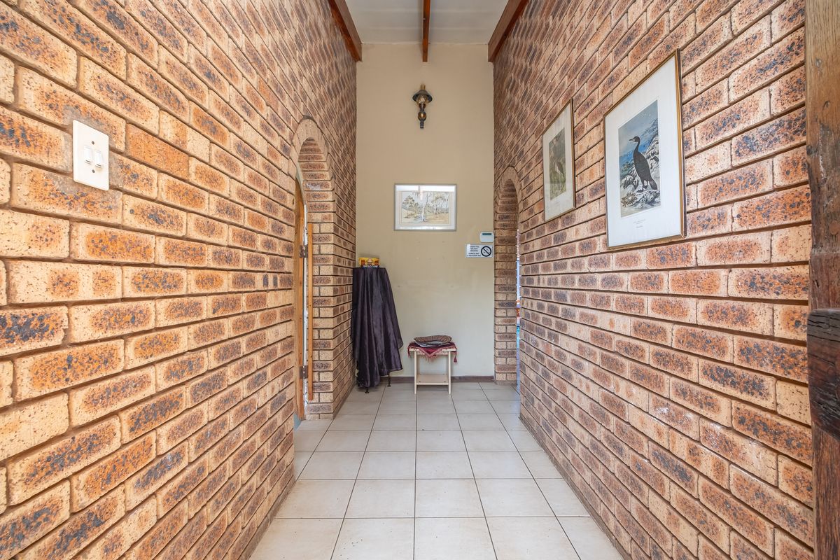 Private Residence or Thriving Guesthouse: The Choice is Yours - Photo 4