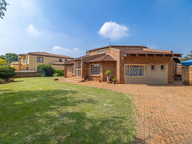 Private Residence or Thriving Guesthouse: The Choice is Yours - Photo 1