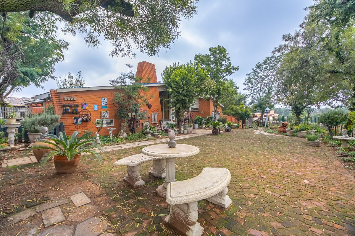 House For Sale in Heidelberg Central, Heidelberg, Gauteng - Photo 2