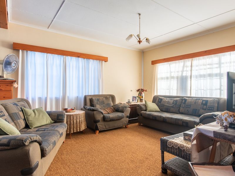 House For Sale in Somerset East, Eastern Cape - Photo 3