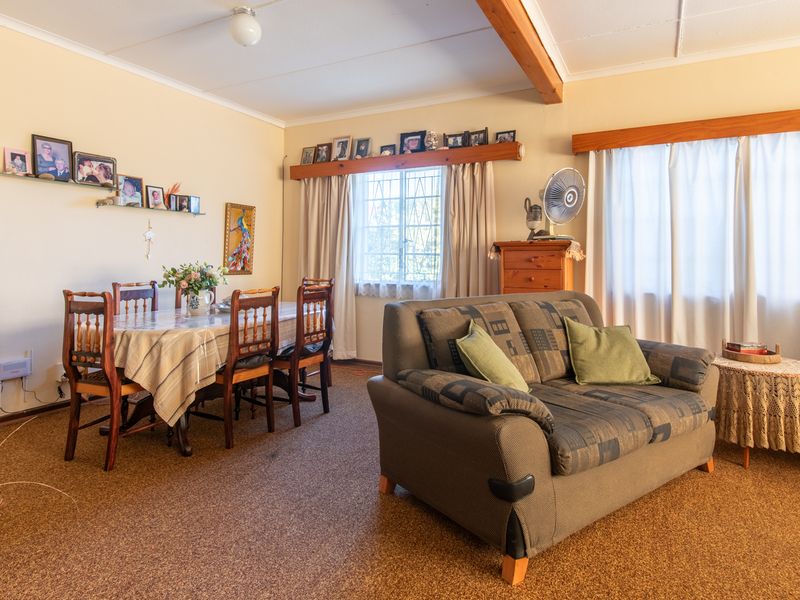 House For Sale in Somerset East, Eastern Cape - Photo 4