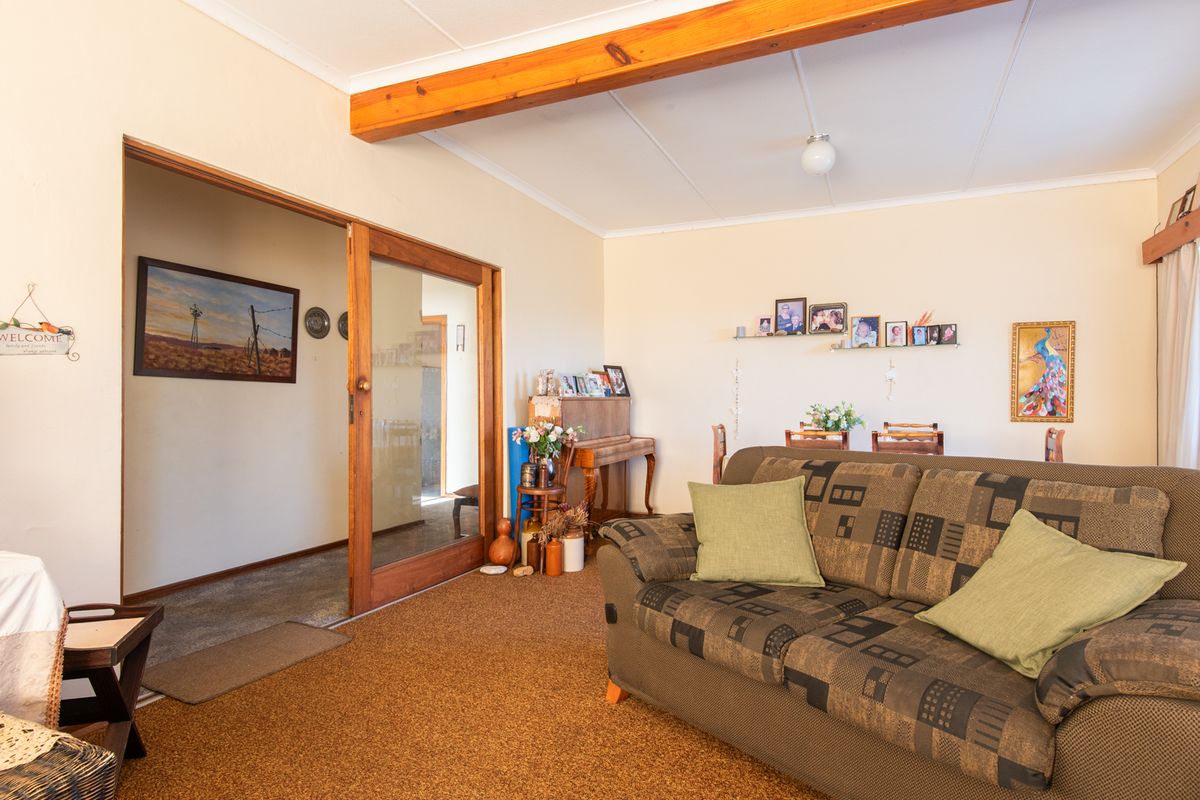 House For Sale in Somerset East, Eastern Cape - Photo 4