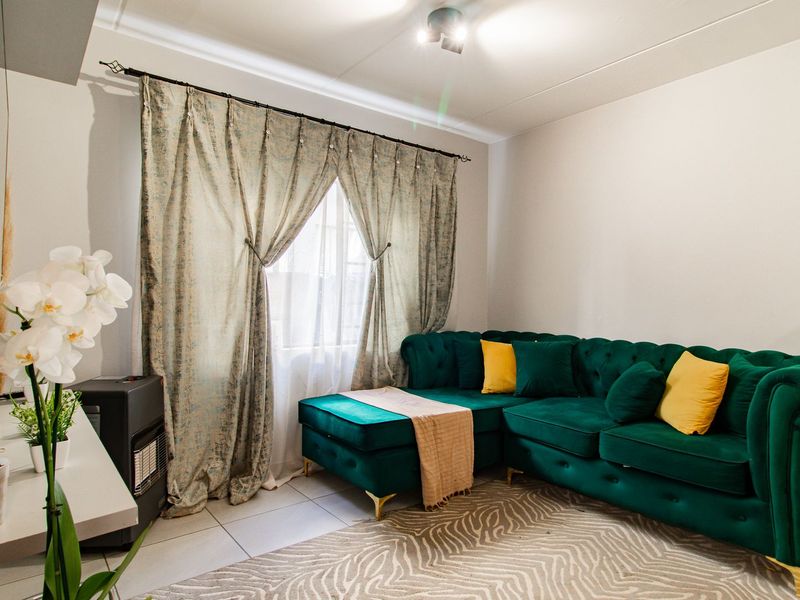 Apartment For Sale in Fleurhof, Roodepoort, Gauteng - Photo 8