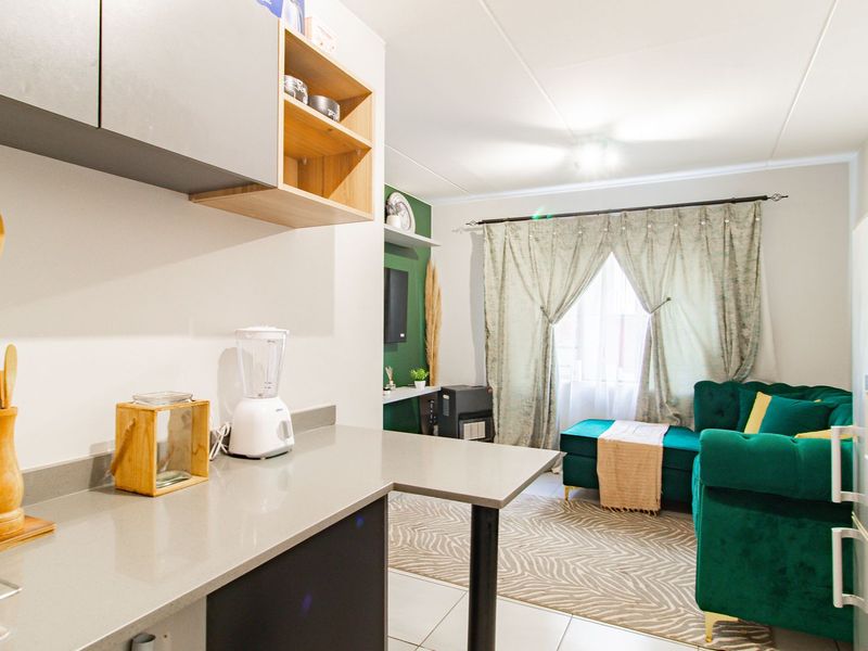 Apartment For Sale in Fleurhof, Roodepoort, Gauteng - Photo 6