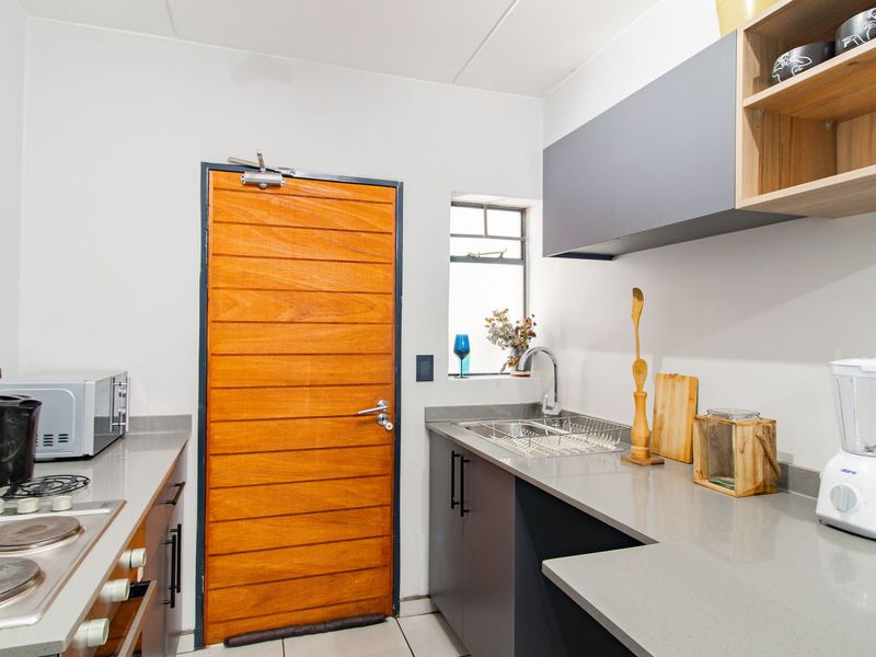 Apartment For Sale in Fleurhof, Roodepoort, Gauteng - Photo 4