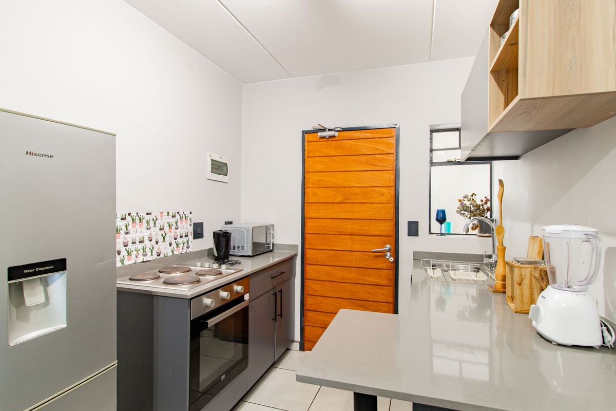 Apartment For Sale in Fleurhof, Roodepoort, Gauteng - Photo 5