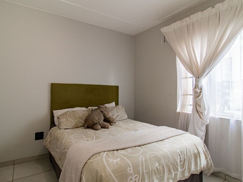 Apartment For Sale in Fleurhof, Roodepoort, Gauteng - Photo 10