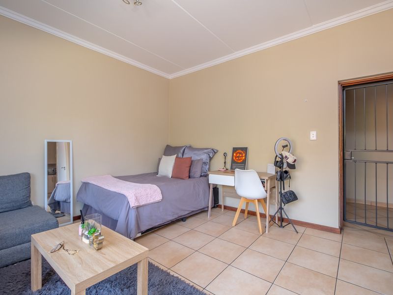 Apartment For Sale in Hillcrest, Pretoria, Gauteng - Photo 7