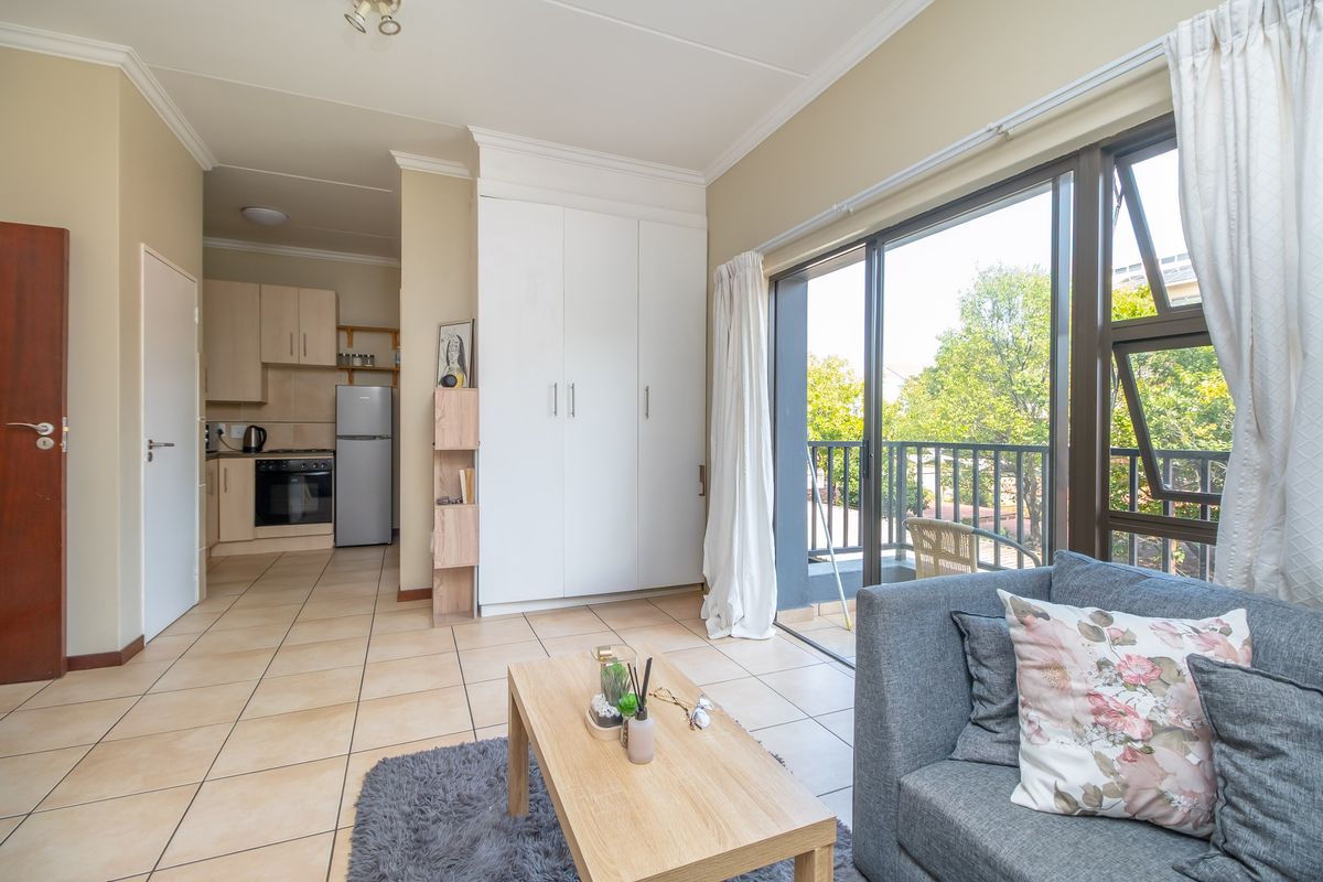 Apartment For Sale in Hillcrest, Pretoria, Gauteng - Photo 2