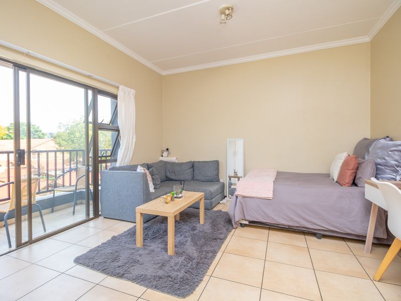 Apartment For Sale in Hillcrest, Pretoria, Gauteng - Photo 3