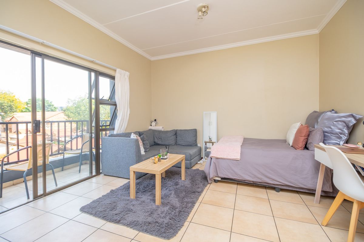 Apartment For Sale in Hillcrest, Pretoria, Gauteng - Photo 3