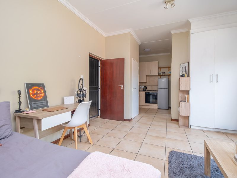 Apartment For Sale in Hillcrest, Pretoria, Gauteng - Photo 5